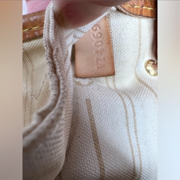 Louis Vuitton Neverfull PM - Picture 3 of 14